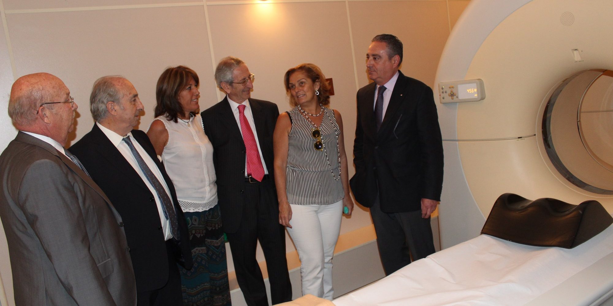 Inauguración nueva cámara PET-TAC en Sevilla